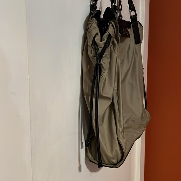 Burberry Buckleigh Tan nylon tote - Picture 3 of 16